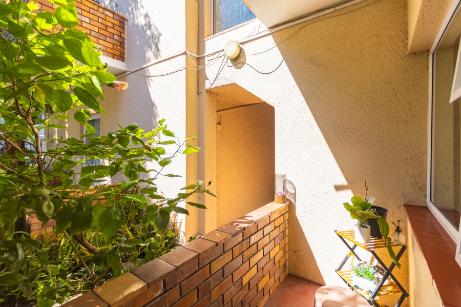 2 Bedroom Property for Sale in Kenilworth Western Cape